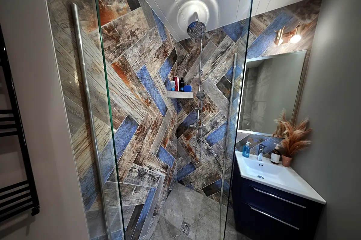 Bathroom design feature wall